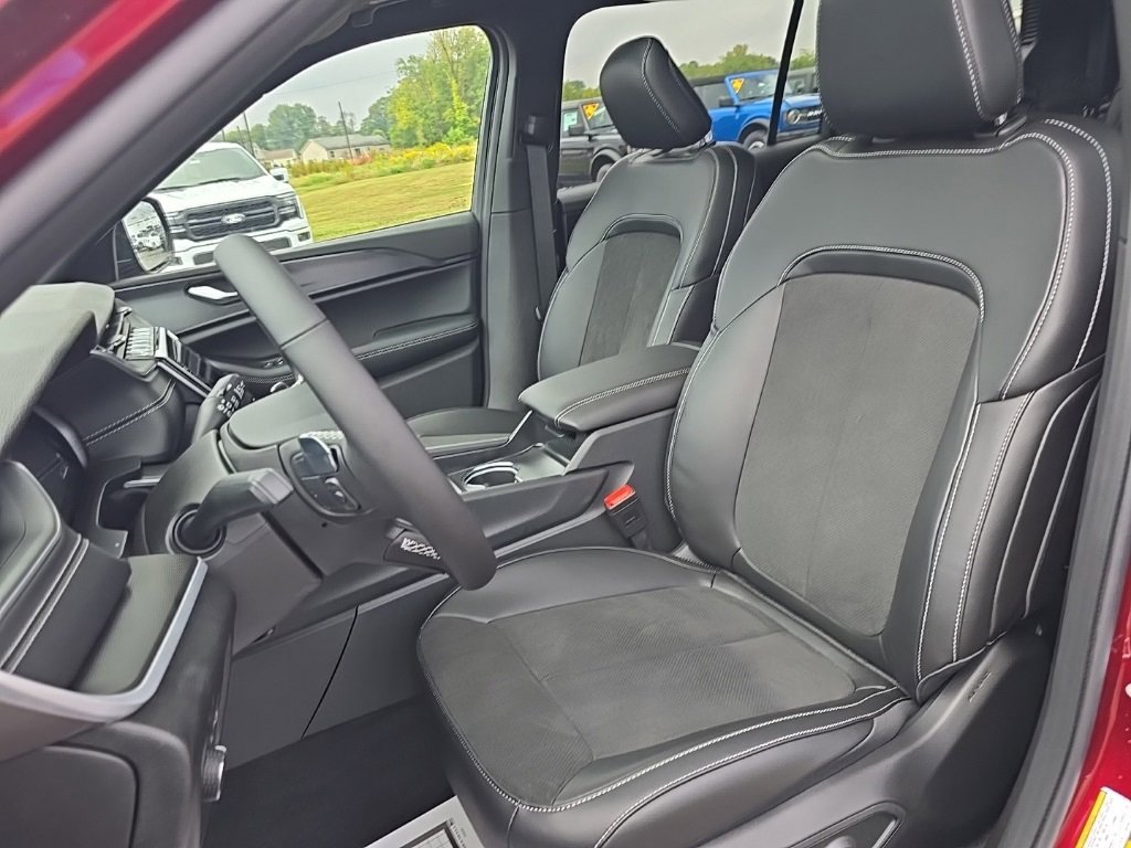 New 2025 Jeep Grand Cherokee L Altitude image 15