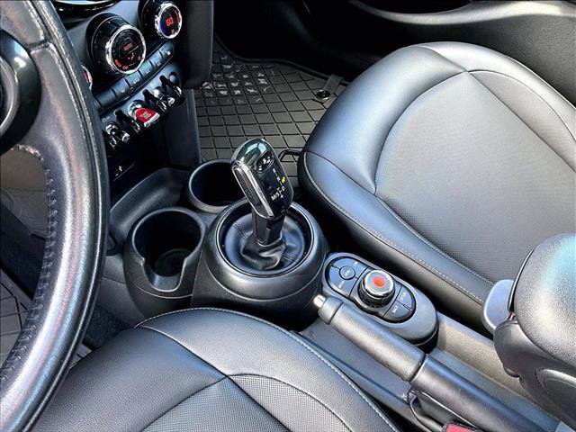 Used 2021 MINI Cooper 4-Door Hardtop image 15