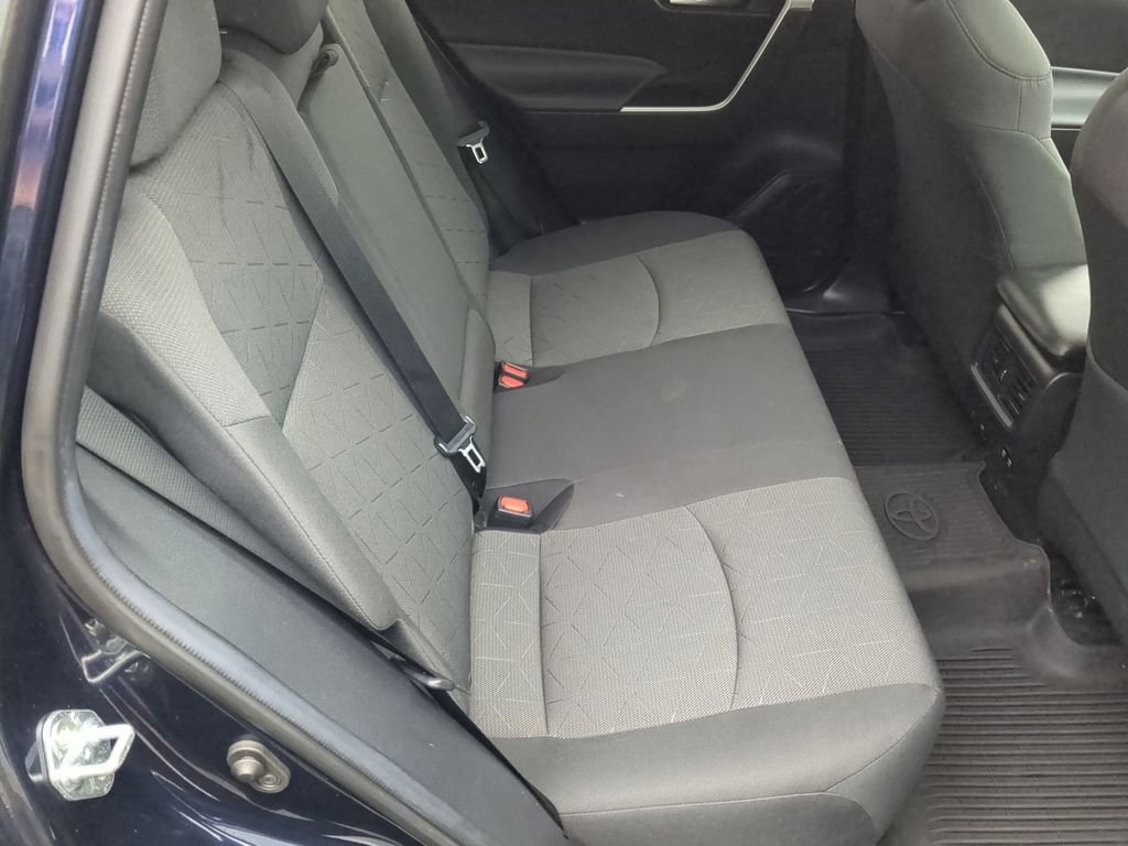 Used 2021 Toyota RAV4 XLE image 16