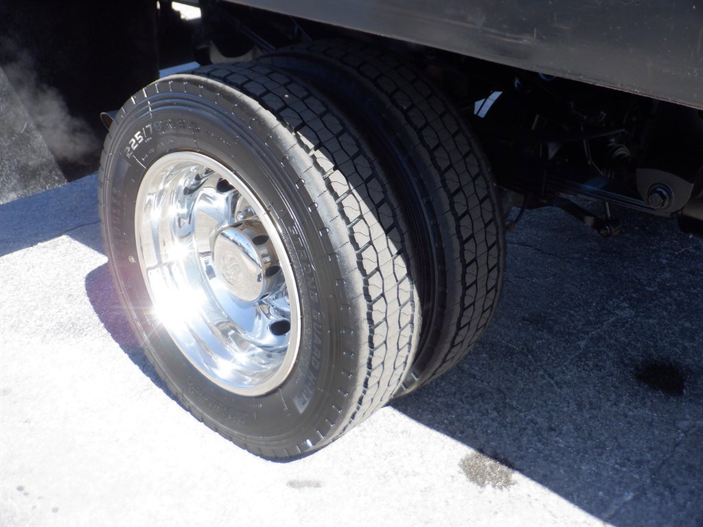 Used 2011 Ford F550 2WD Crew Cab Super Duty image 8