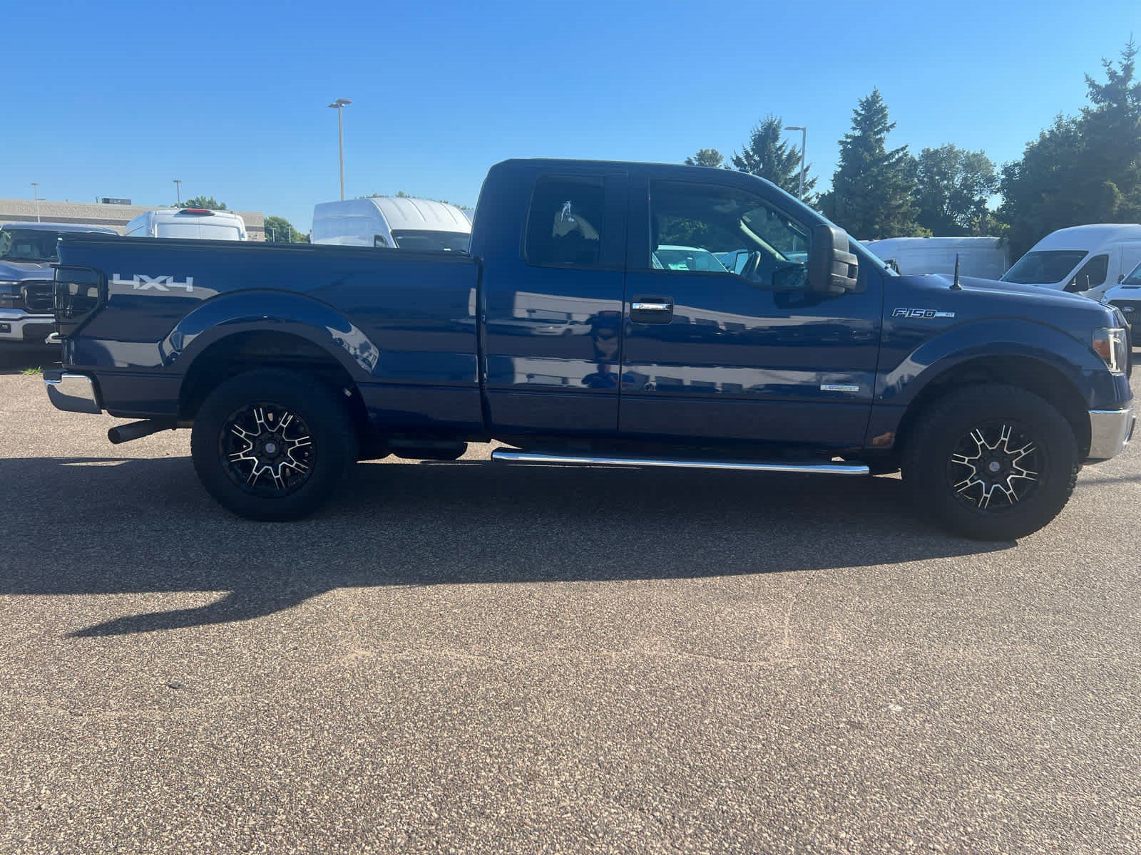 Used 2012 Ford F150 XLT w/ XLT Chrome Pkg AWD/4WD image 8