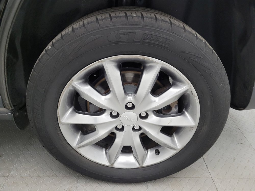 Used 2018 Jeep Cherokee Limited image 31