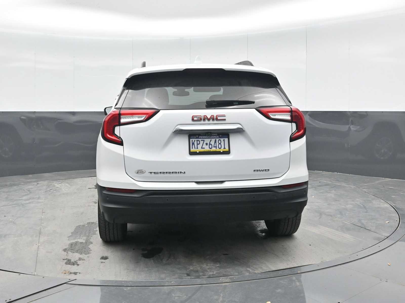 Used 2023 GMC Terrain SLE w/ Driver Convenience Package AWD/4WD image 11