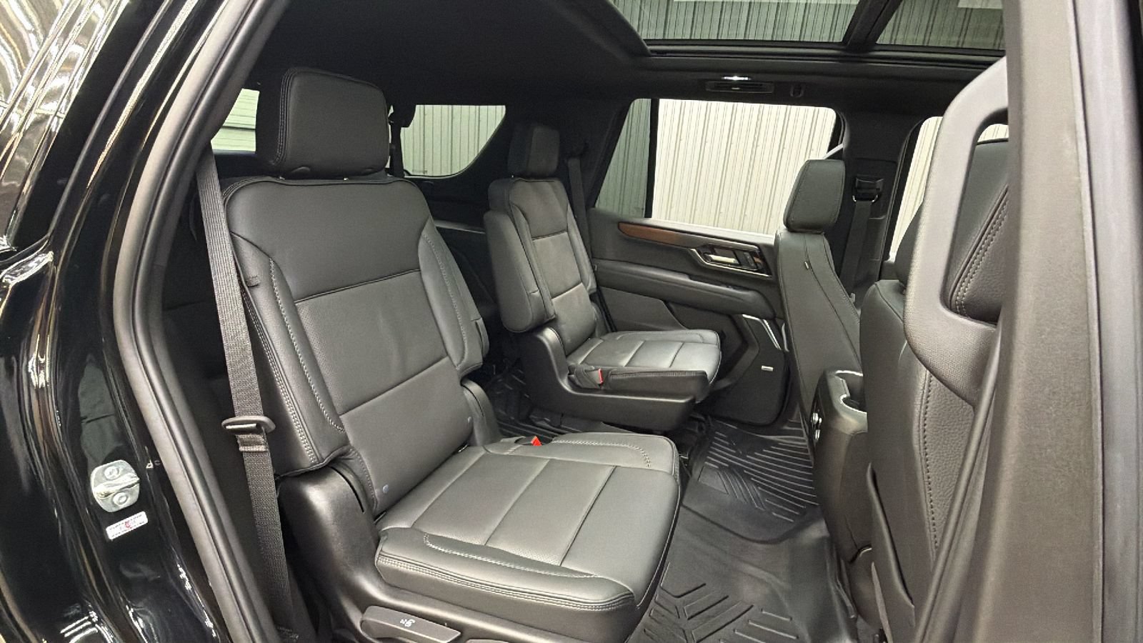 Used 2026 GMC Yukon Denali w/ Sun & Power Step Package AWD/4WD image 40