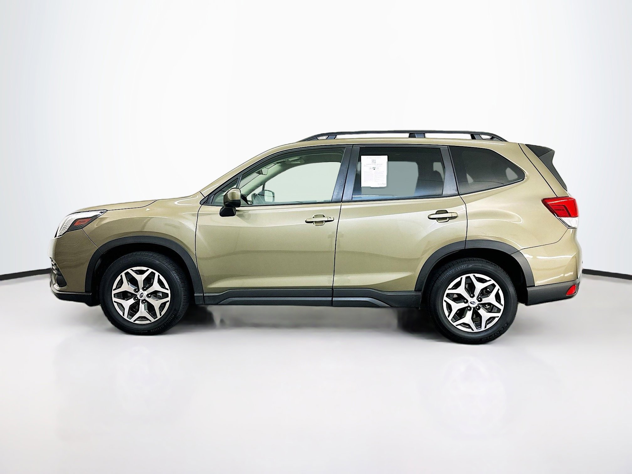 Used 2024 Subaru Forester Premium image 4