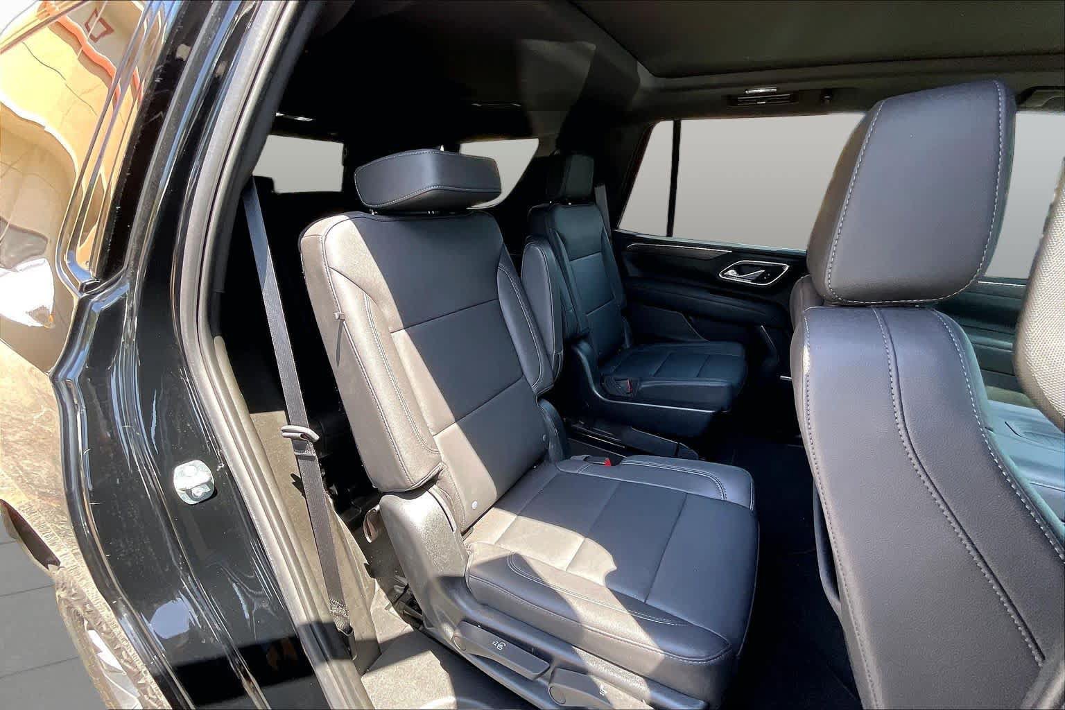 Used 2023 Chevrolet Tahoe Z71 w/ Luxury Package AWD/4WD image 26