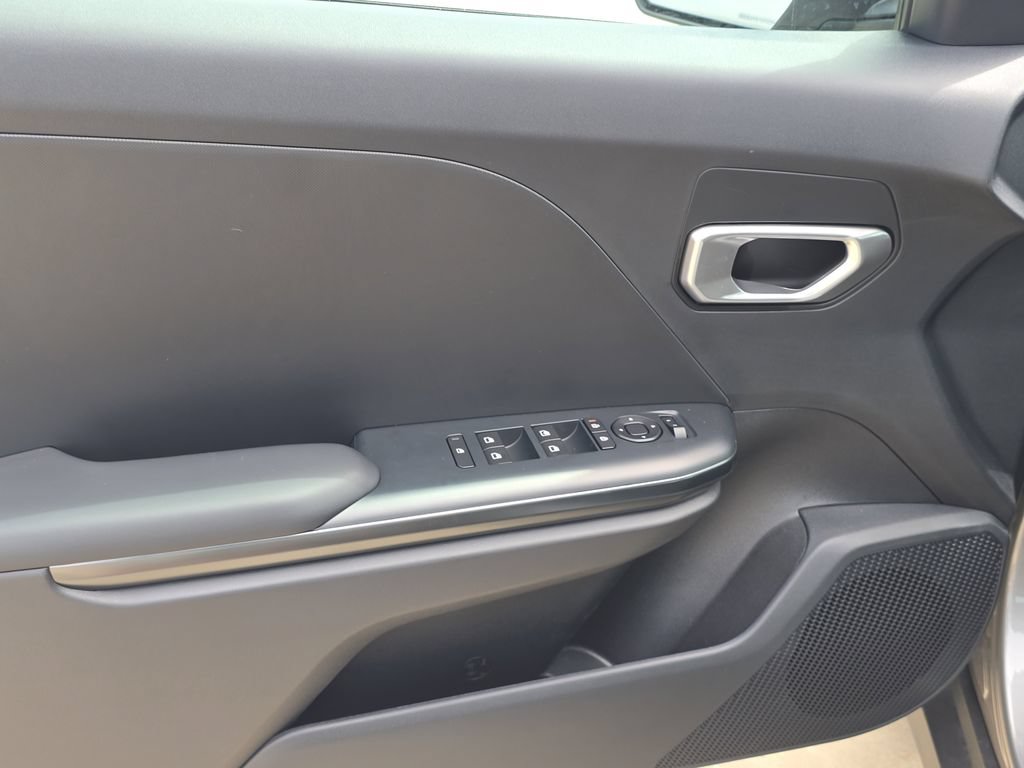 New 2026 Kia K4 FWD image 17