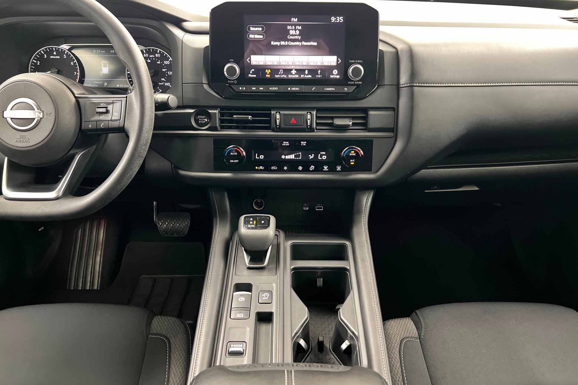 Used 2025 Nissan Pathfinder S FWD image 14