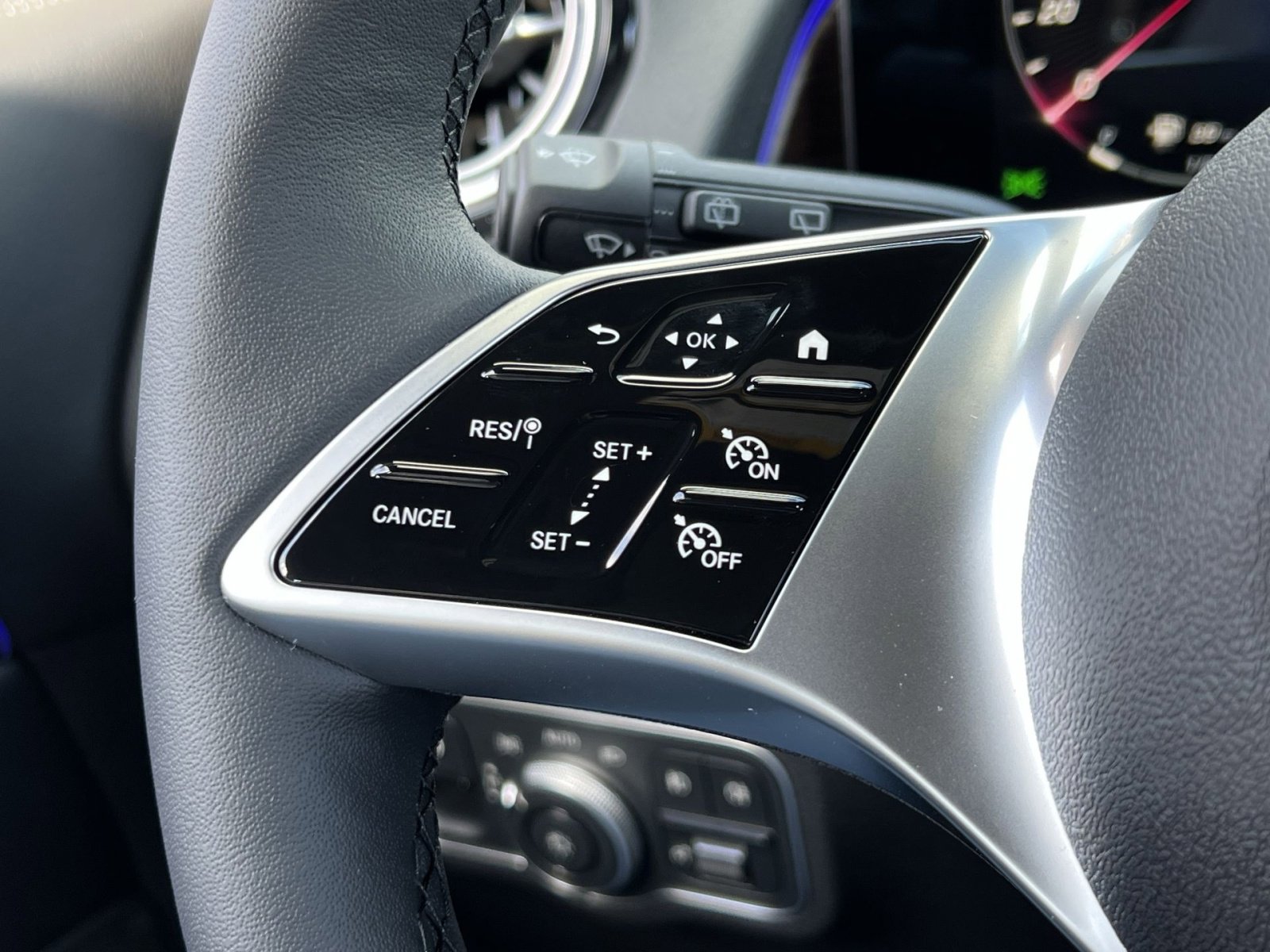 New 2026 Mercedes-Benz GLB 250 4MATIC image 30