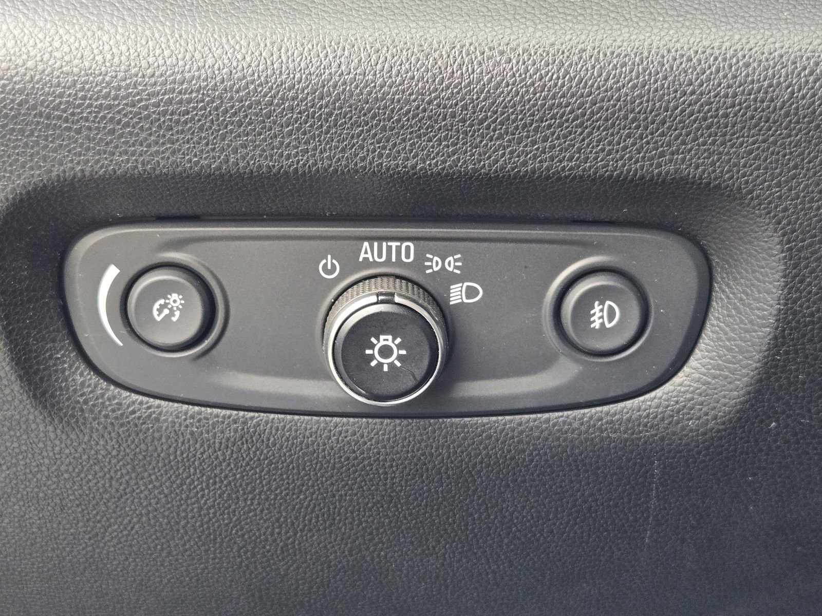 Used 2019 Chevrolet Traverse Premier w/ LPO, 'HIT The Road' Package image 18