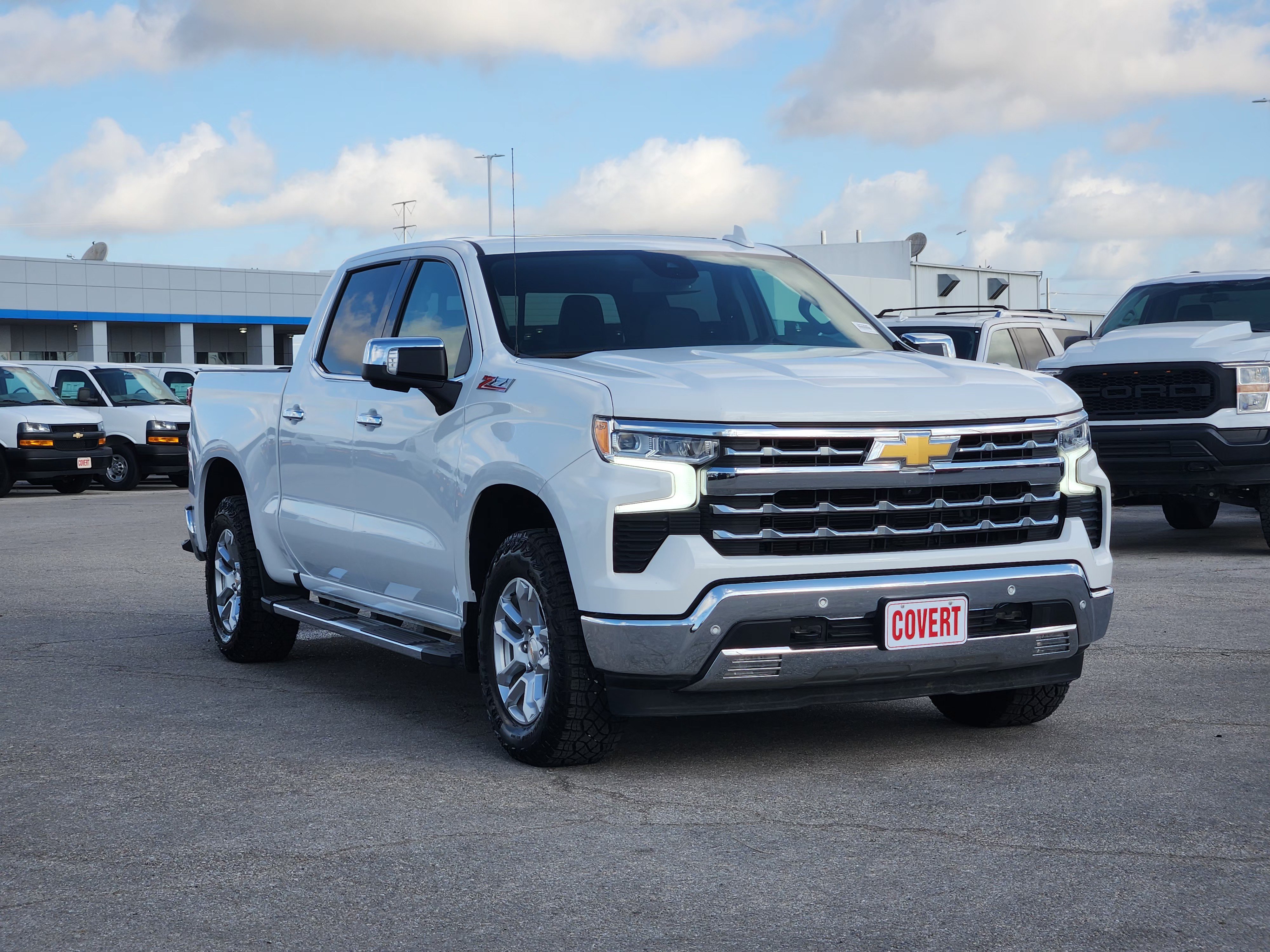 Used 2025 Chevrolet Silverado 1500 LTZ w/ Z71 Off-Road Package AWD/4WD image 3