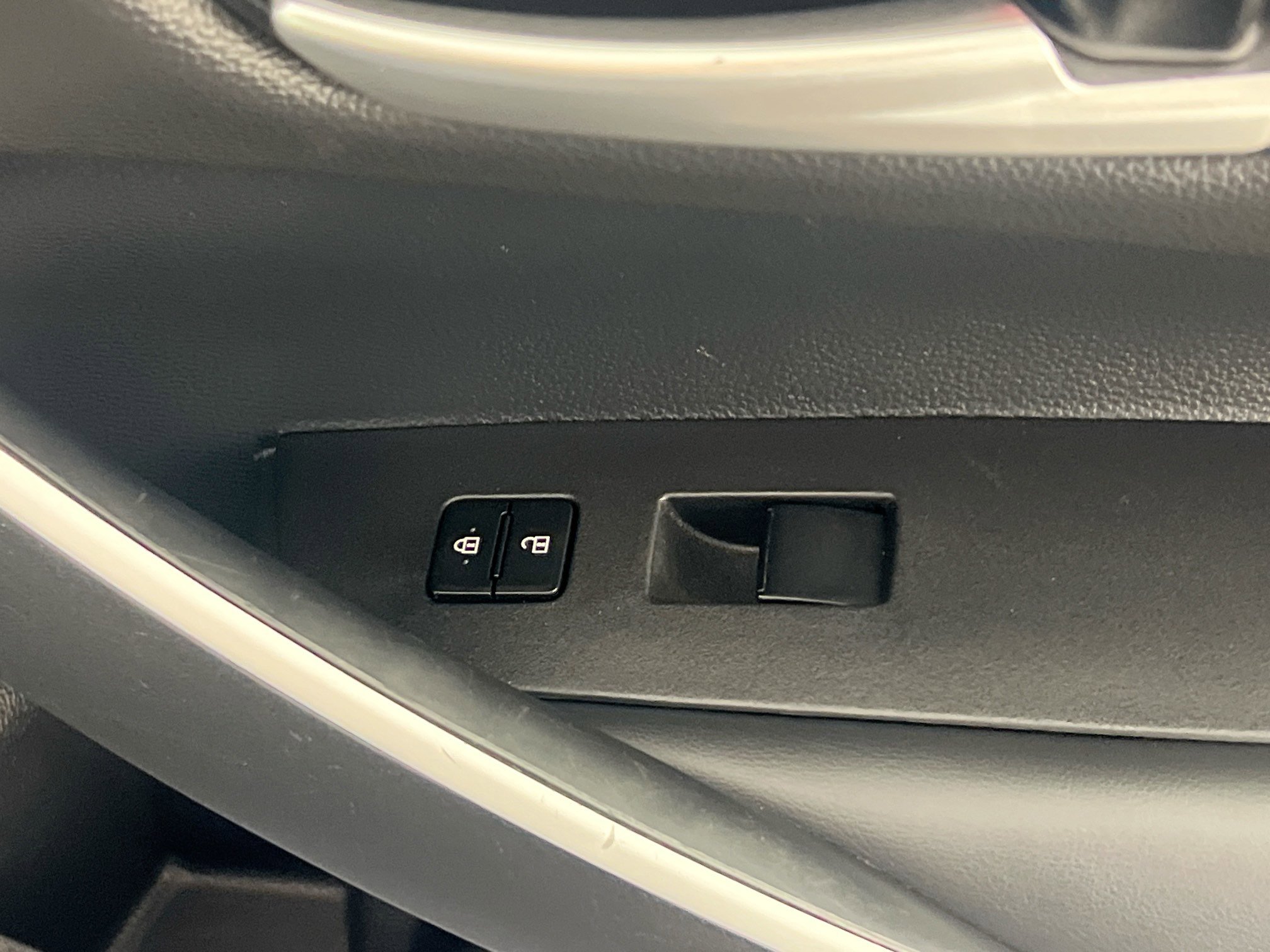 Used 2025 Toyota Corolla SE image 31