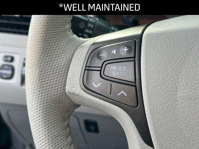 Used 2012 Toyota Sienna XLE image 6