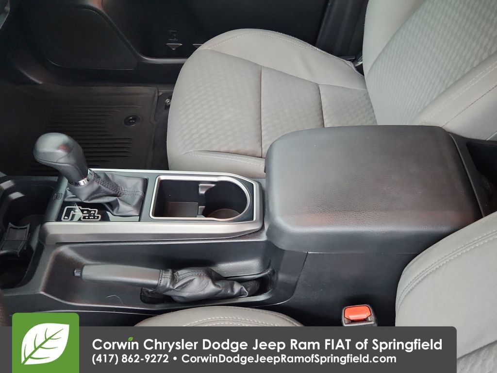 Used 2021 Toyota Tacoma SR5 RWD image 28
