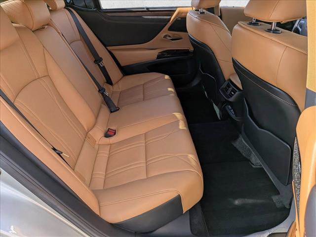 Certified 2022 Lexus ES 350 Ultra Luxury w/ Accessory Package image 21