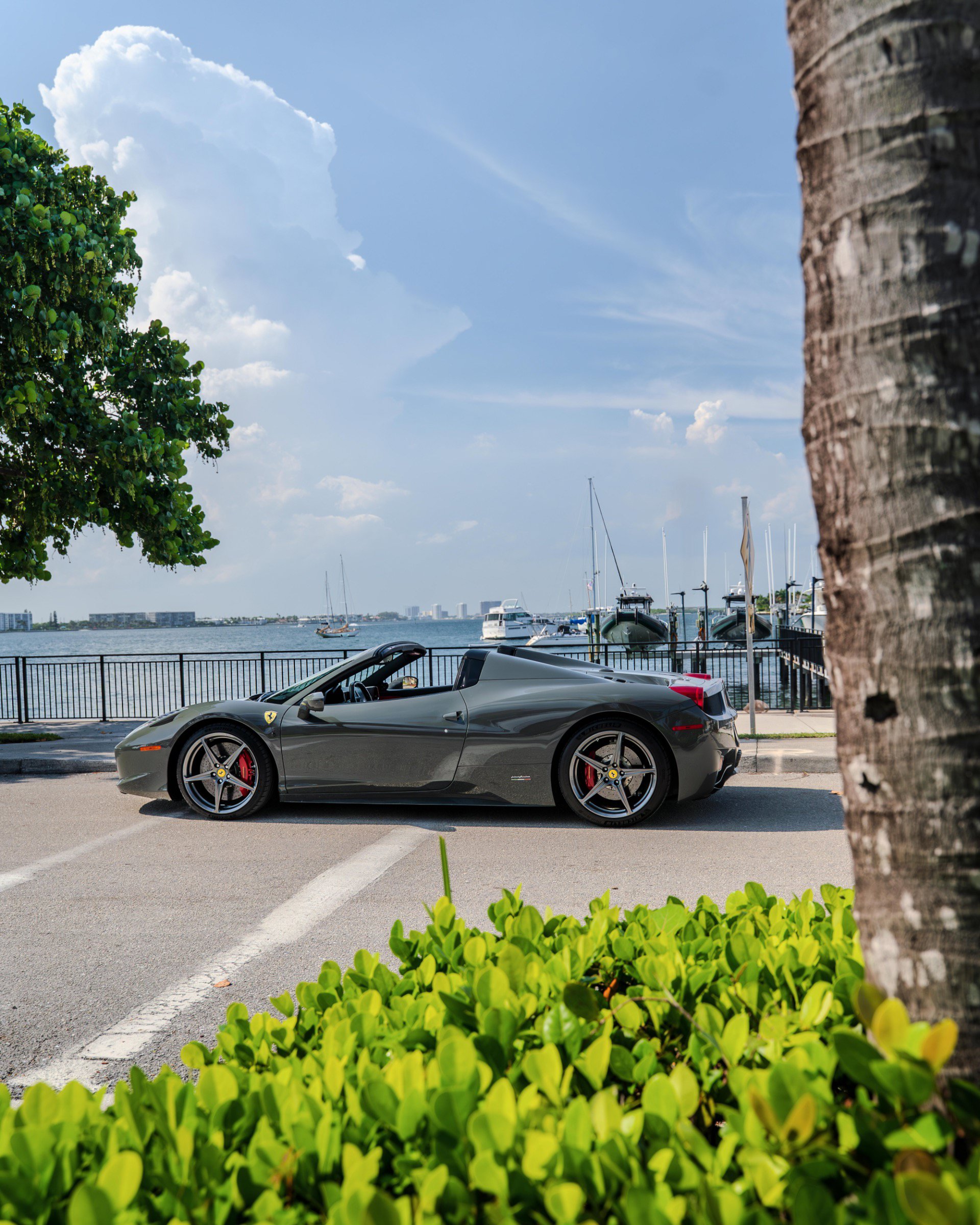Used 2014 Ferrari 458 Spider RWD image 3