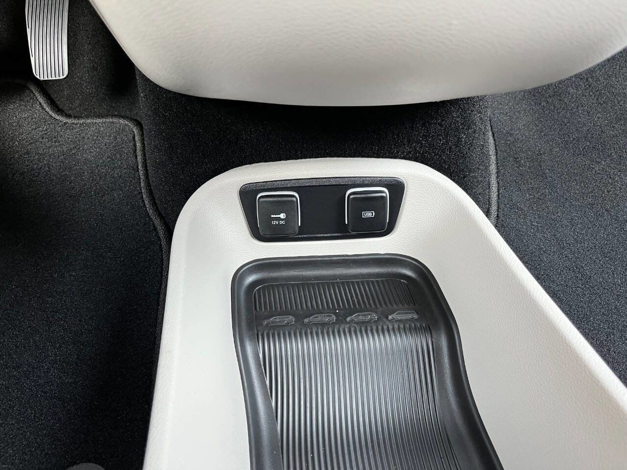 Used 2020 Chrysler Pacifica Touring-L image 34