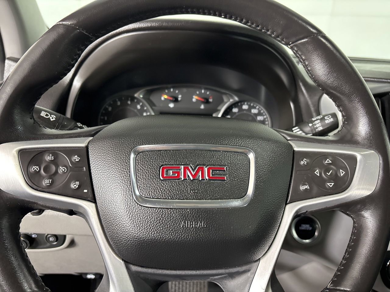 Used 2022 GMC Terrain SLT w/ LPO, Floor Liner Package image 14