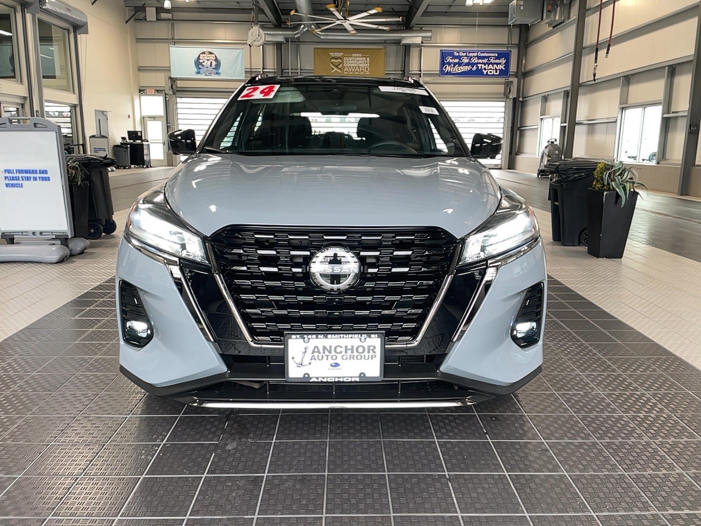Used 2024 Nissan Kicks SR FWD image 2