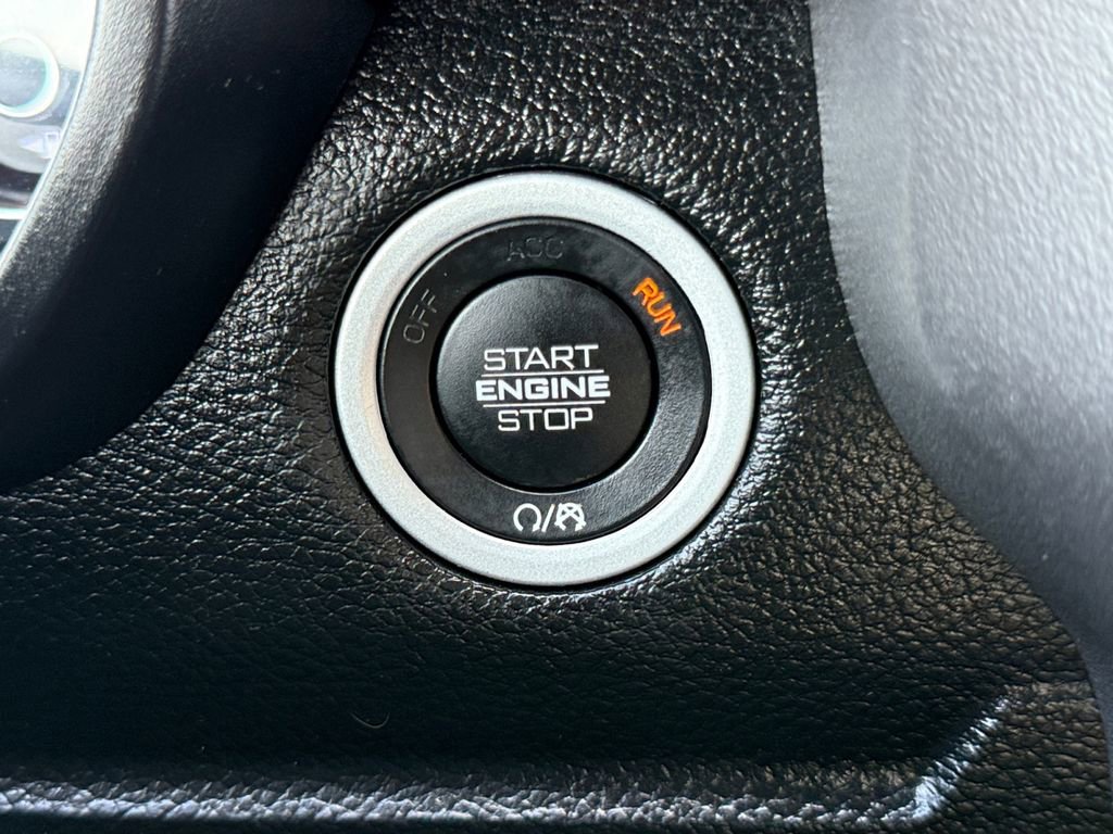 Used 2020 RAM 1500 Laramie w/ Sport Appearance Package AWD/4WD image 28