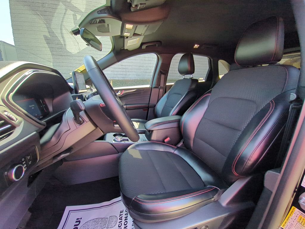 Used 2025 Ford Escape ST-Line FWD image 24