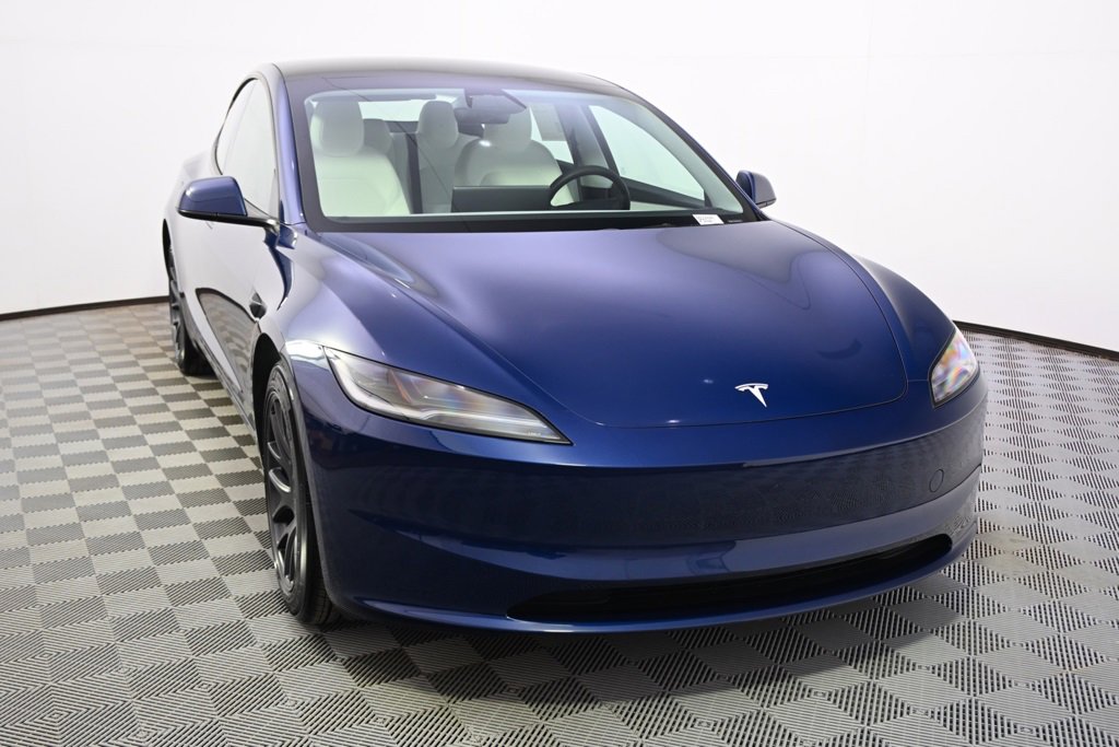 Used 2025 Tesla Model 3 Long Range image 9