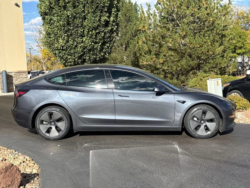 Used 2023 Tesla Model 3 Standard Range RWD image 3