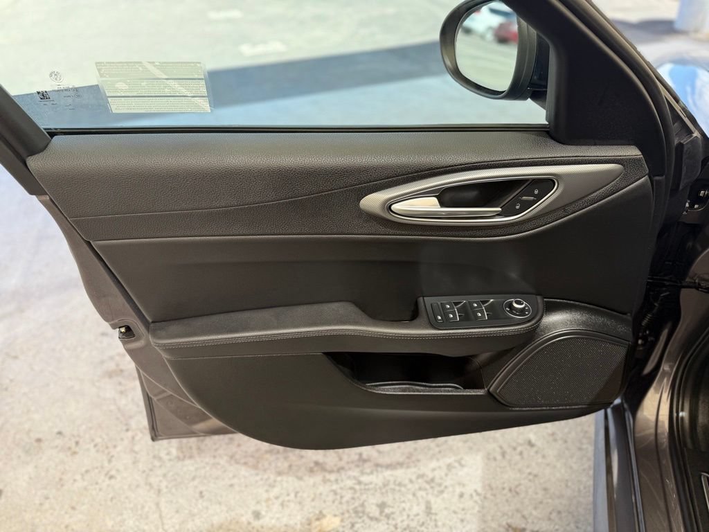 New 2026 Alfa Romeo Giulia w/ Driving Assist Package RWD image 30