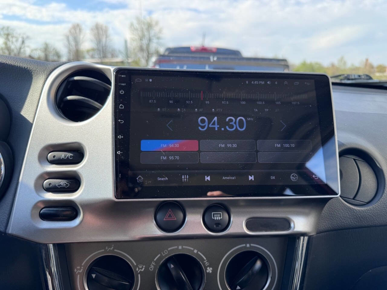 Used 2004 Pontiac Vibe w/ Moon And Tunes Value Package image 19