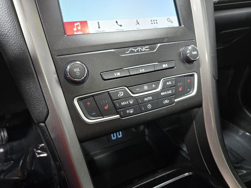 Used 2019 Ford Fusion SEL image 28