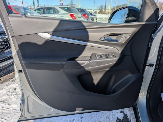 Used 2023 Chevrolet Bolt EUV LT w/ Comfort Package image 9