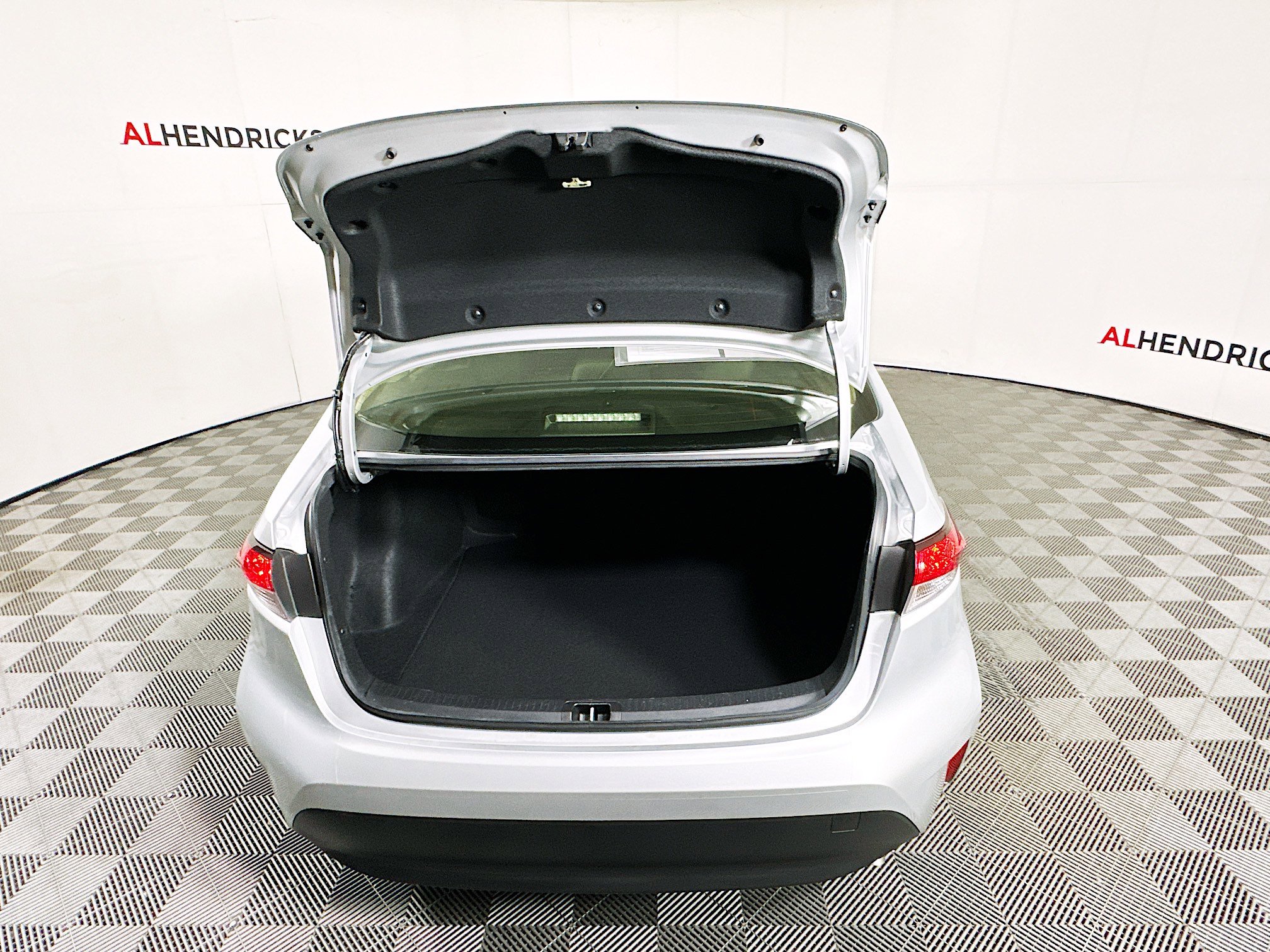 Used 2023 Toyota Corolla LE image 30