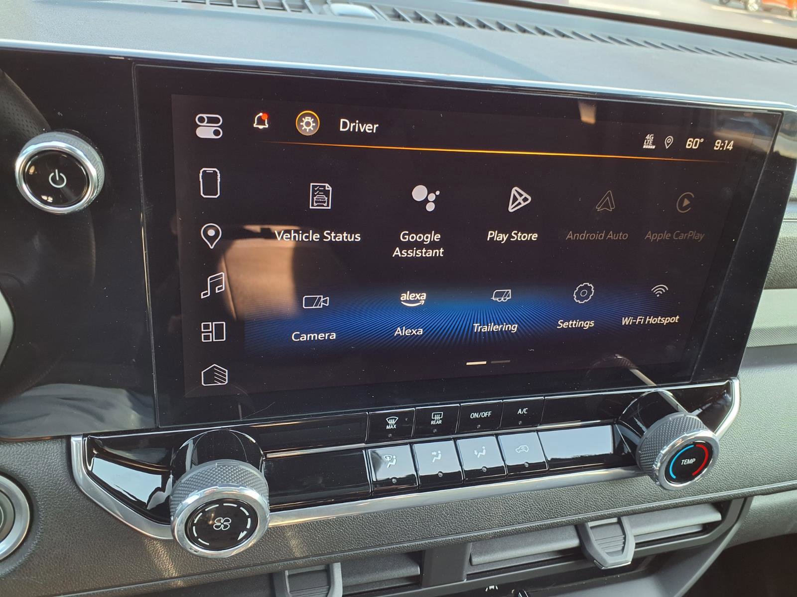 Used 2024 Chevrolet Colorado W/T w/ Technology Package AWD/4WD image 6