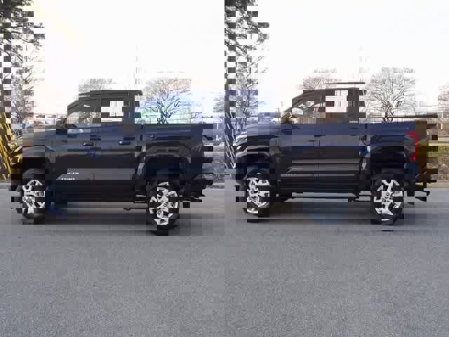 Used 2024 Toyota Tacoma SR5 image 3