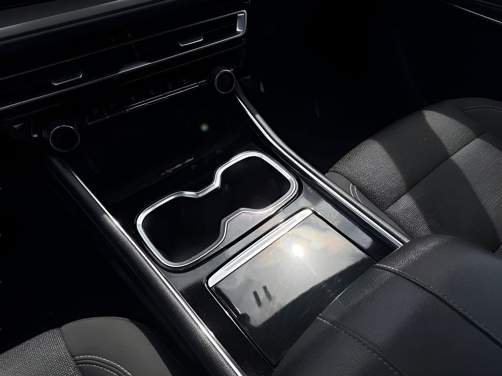 Used 2024 Chevrolet Traverse LT AWD/4WD image 29