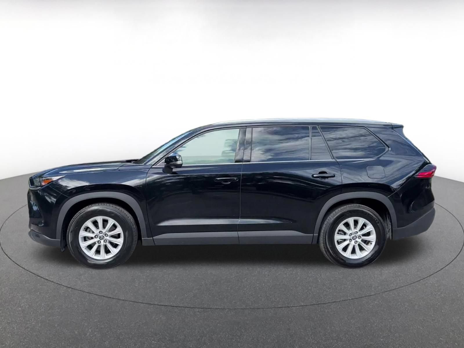 Used 2025 Toyota Grand Highlander FWD image 8