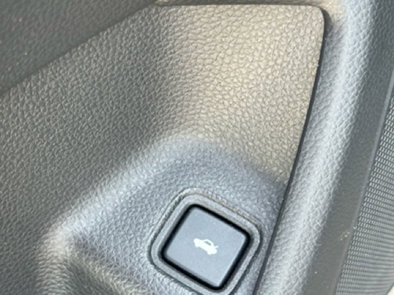 Used 2022 Honda Accord Touring image 9