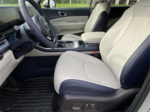 New 2025 Kia Carnival EX image 12