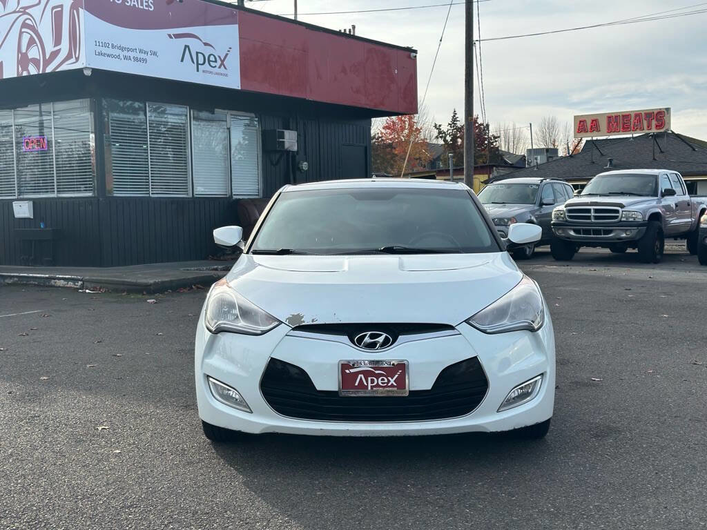 Used 2013 Hyundai Veloster w/ Tech Pkg image 3
