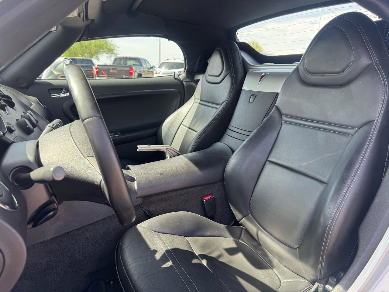 Used 2006 Pontiac Solstice Convertible w/ Premium Package RWD image 34