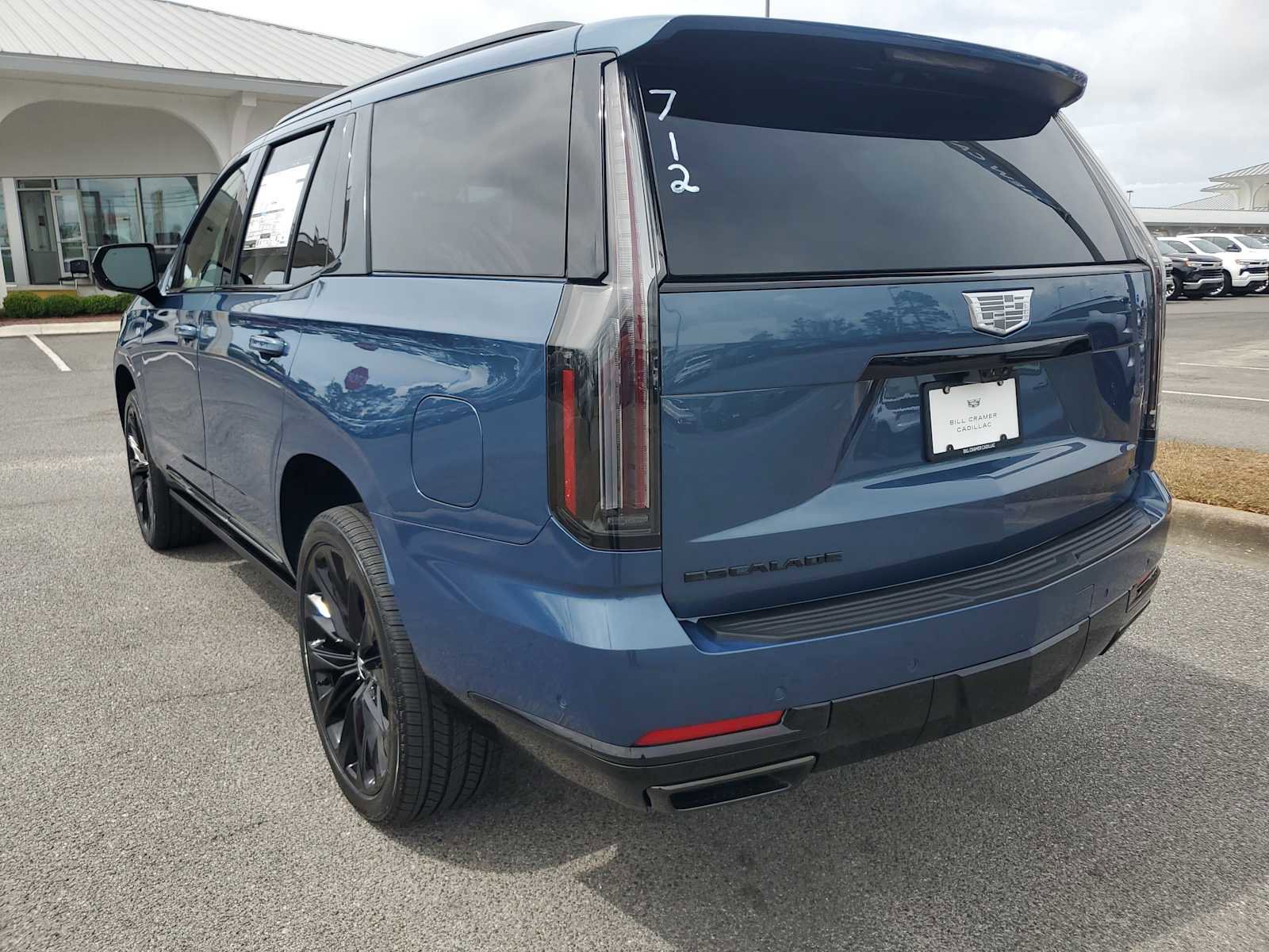 New 2026 Cadillac Escalade Platinum Sport AWD/4WD image 3