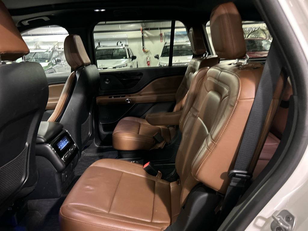 Used 2023 Lincoln Aviator Reserve w/ Elements Package Plus AWD/4WD image 24