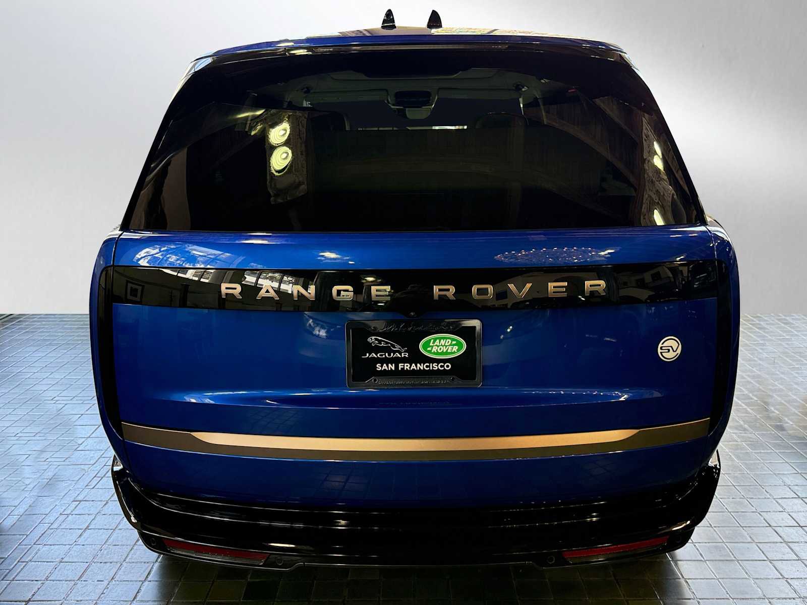 New 2025 Land Rover Range Rover SV image 6