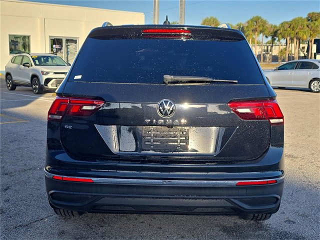 Used 2022 Volkswagen Tiguan SE image 4