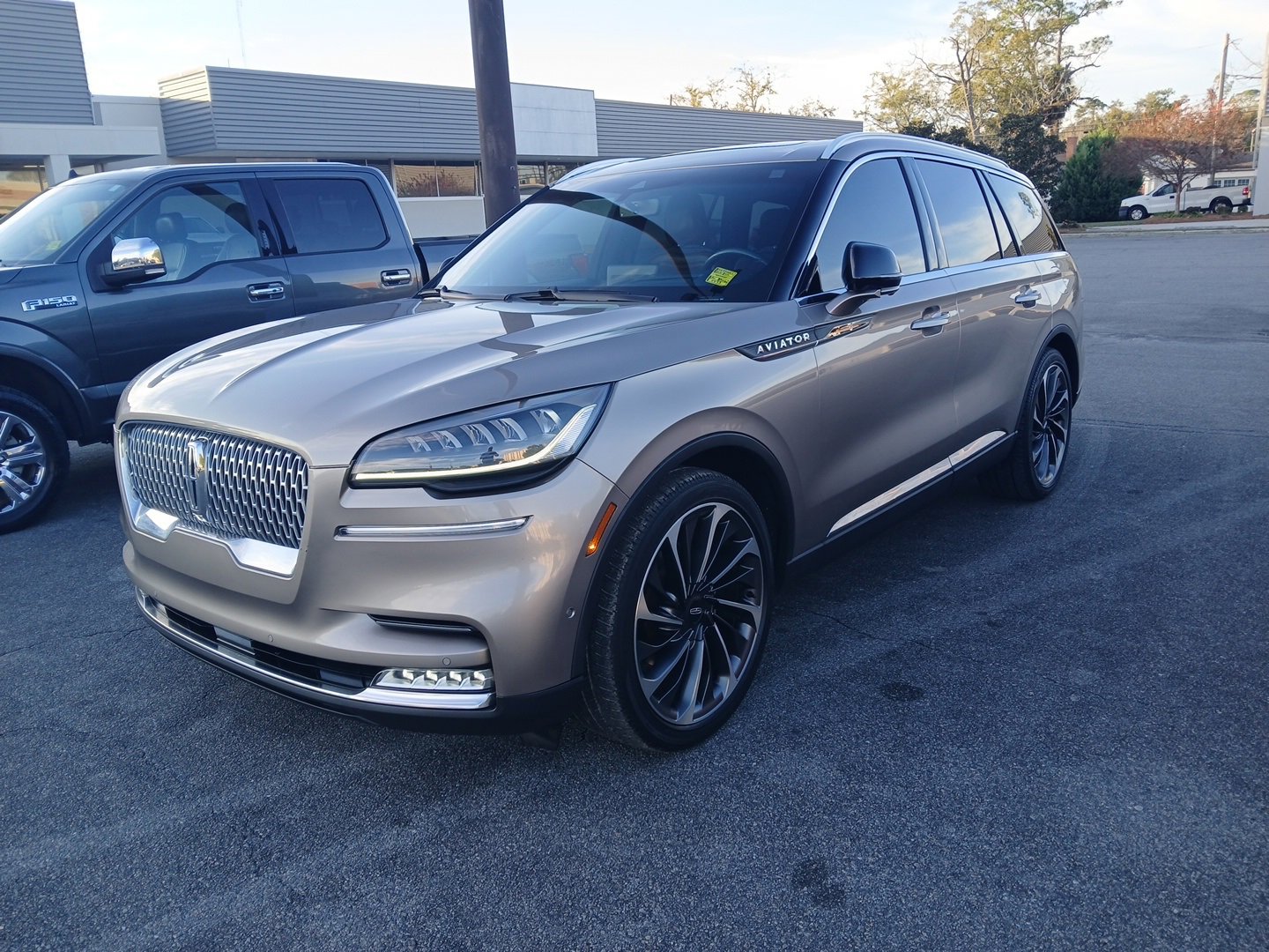 Used 2021 Lincoln Aviator Reserve w/ Equipment Group 201A image 1
