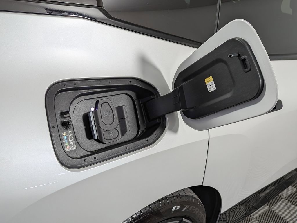 Certified 2023 BMW iX M60 w/ Executive Package image 15