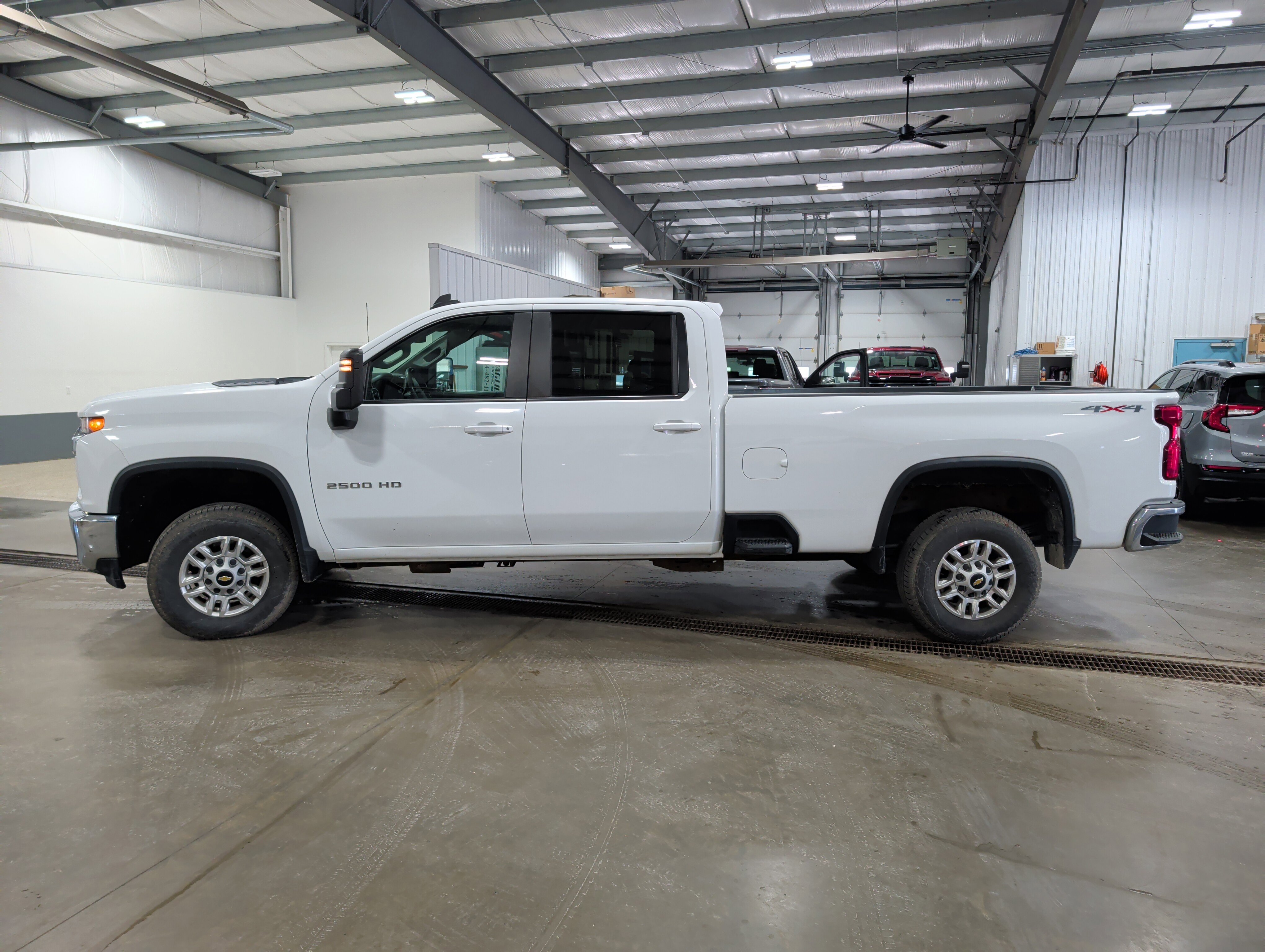 Used 2020 Chevrolet Silverado 2500 LT AWD/4WD image 5