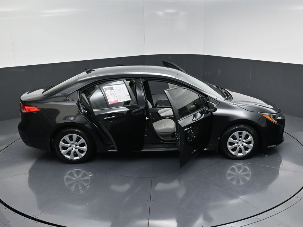Used 2022 Toyota Corolla LE image 23