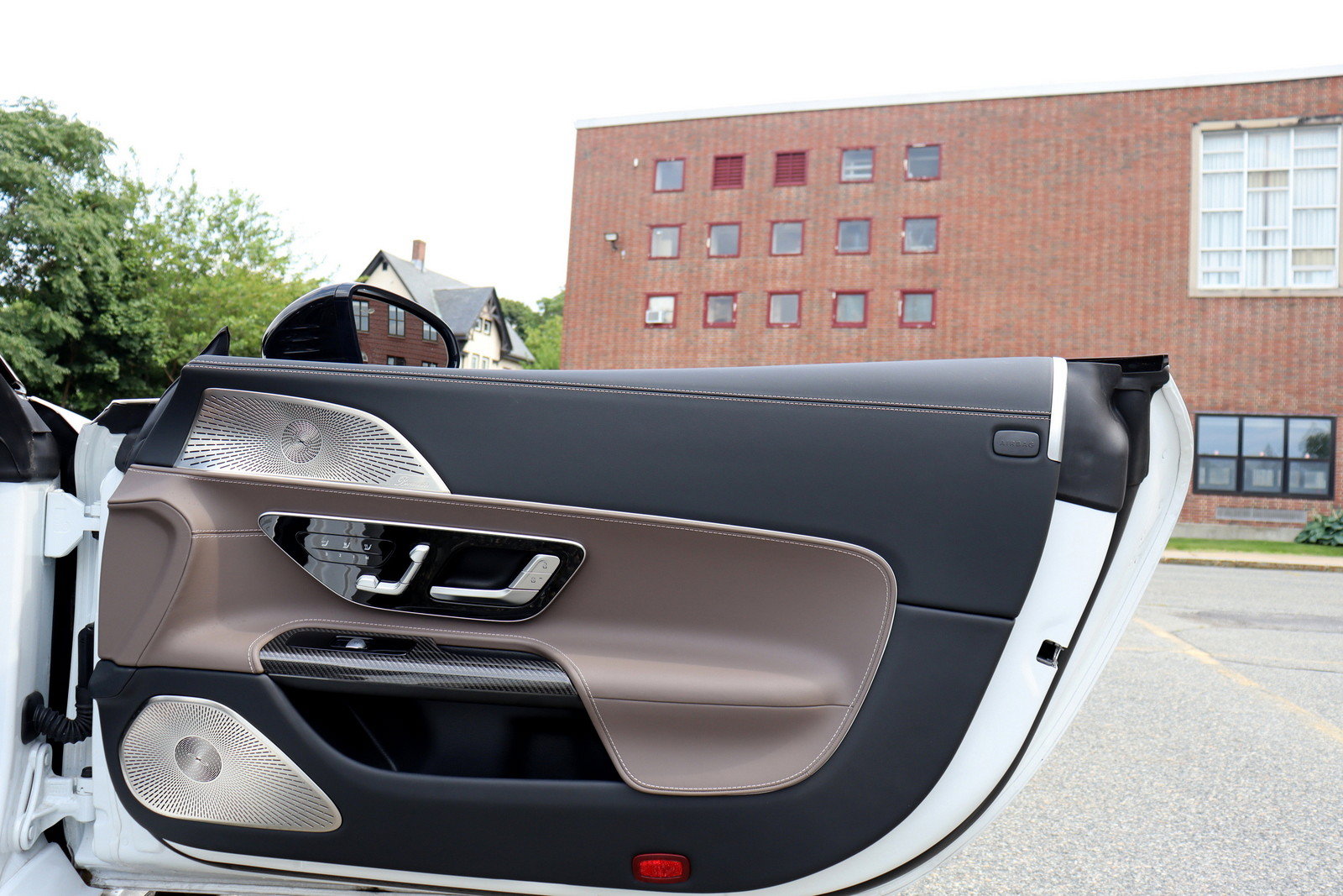 Used 2025 Mercedes-Benz SL 63 AMG 4MATIC image 21