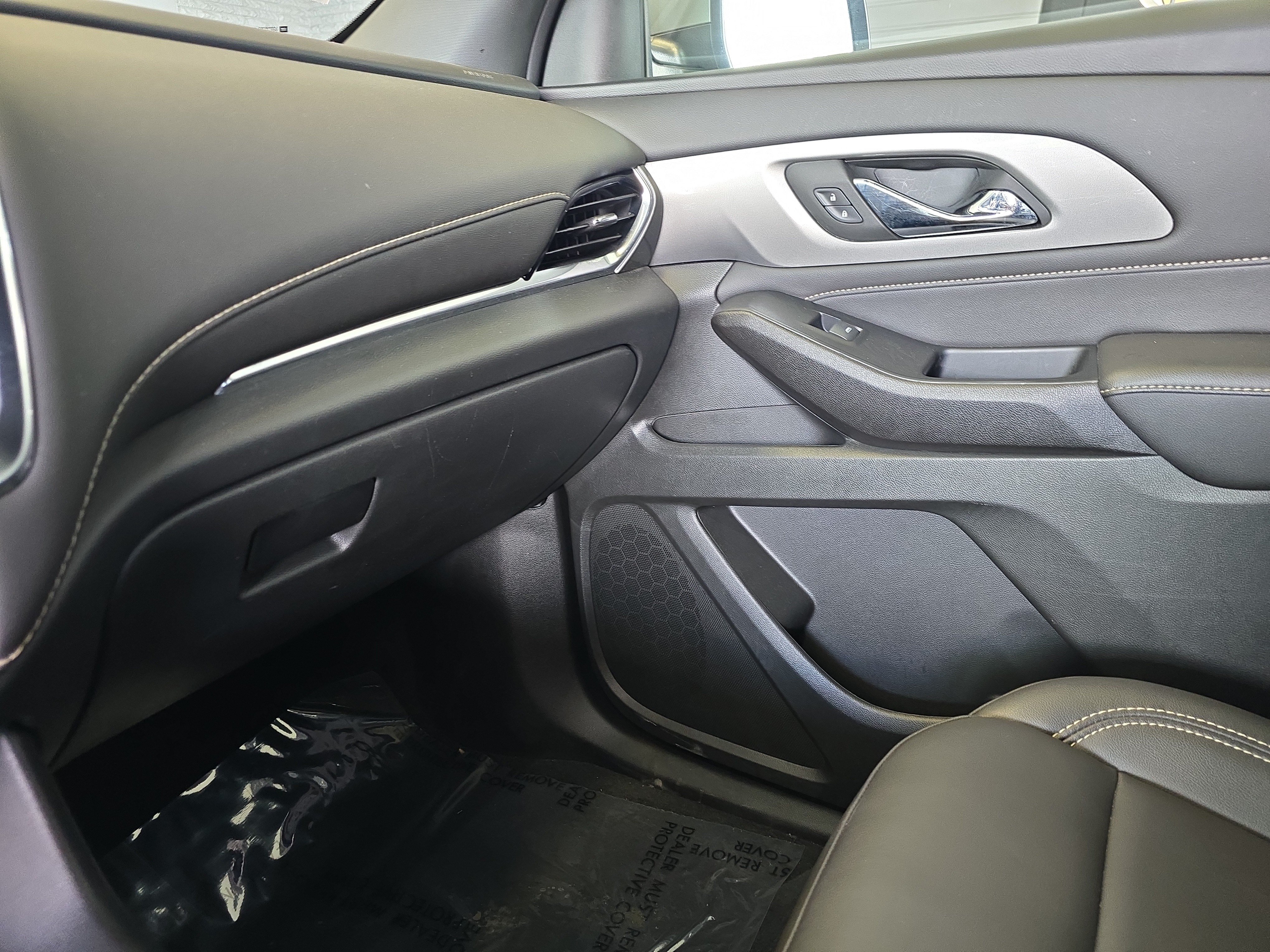 Used 2023 Chevrolet Traverse LT AWD/4WD image 38